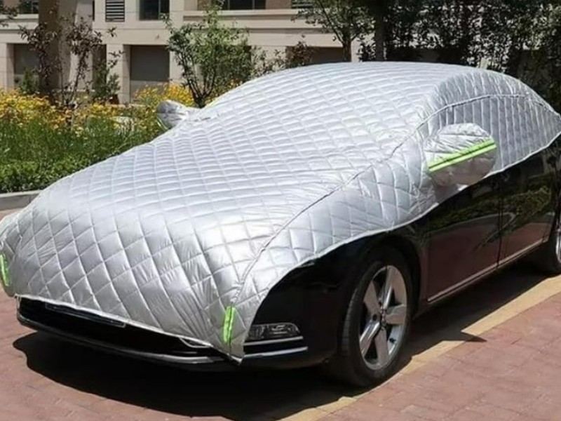 Autó jégeső lap lehetővé teszi, hogy minden vihart átvészeljen